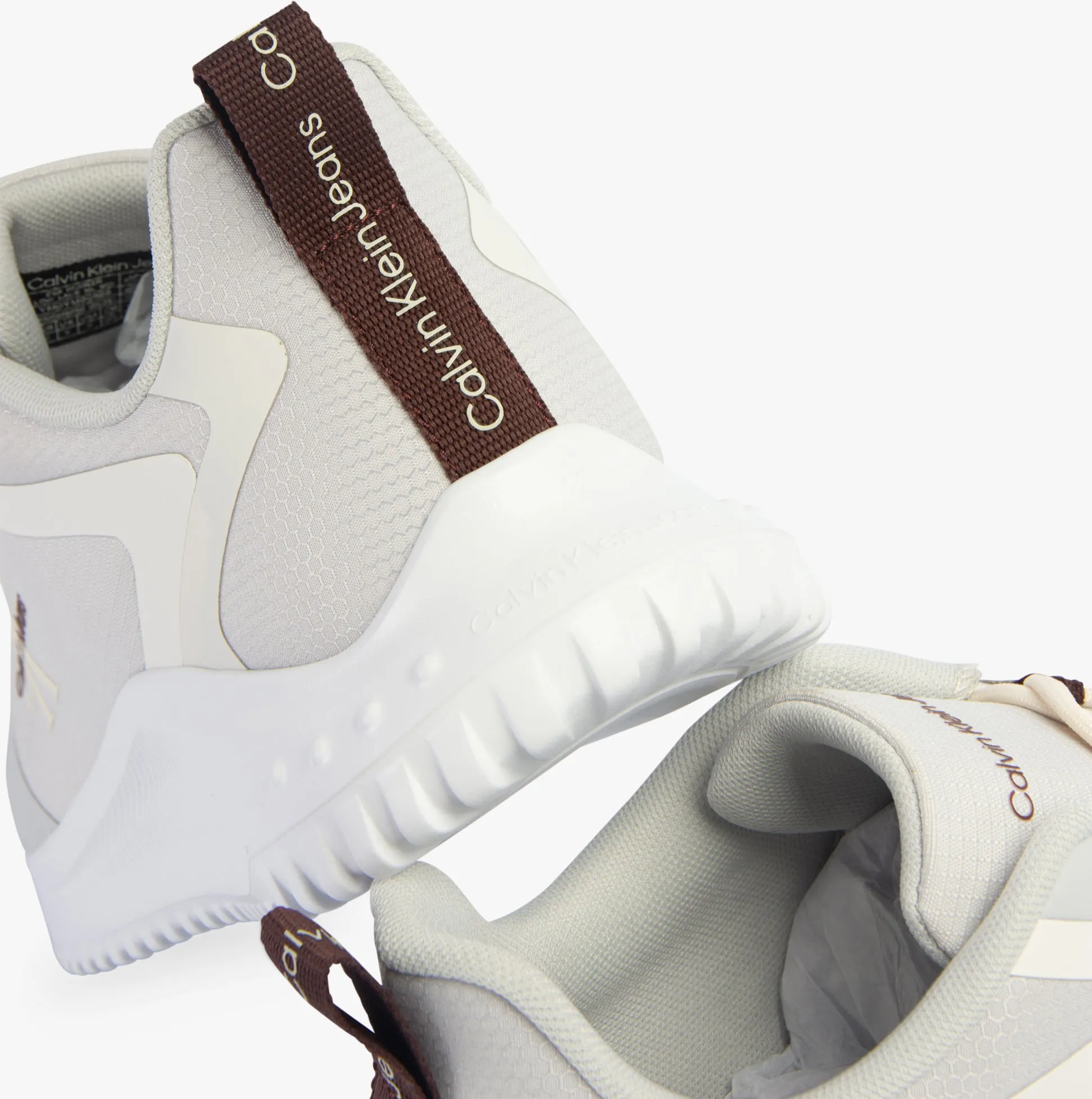 Calvin Klein EVA RUNNER LOW LACE Mens Trainers O Mushroom/Bitter Chocolate/White