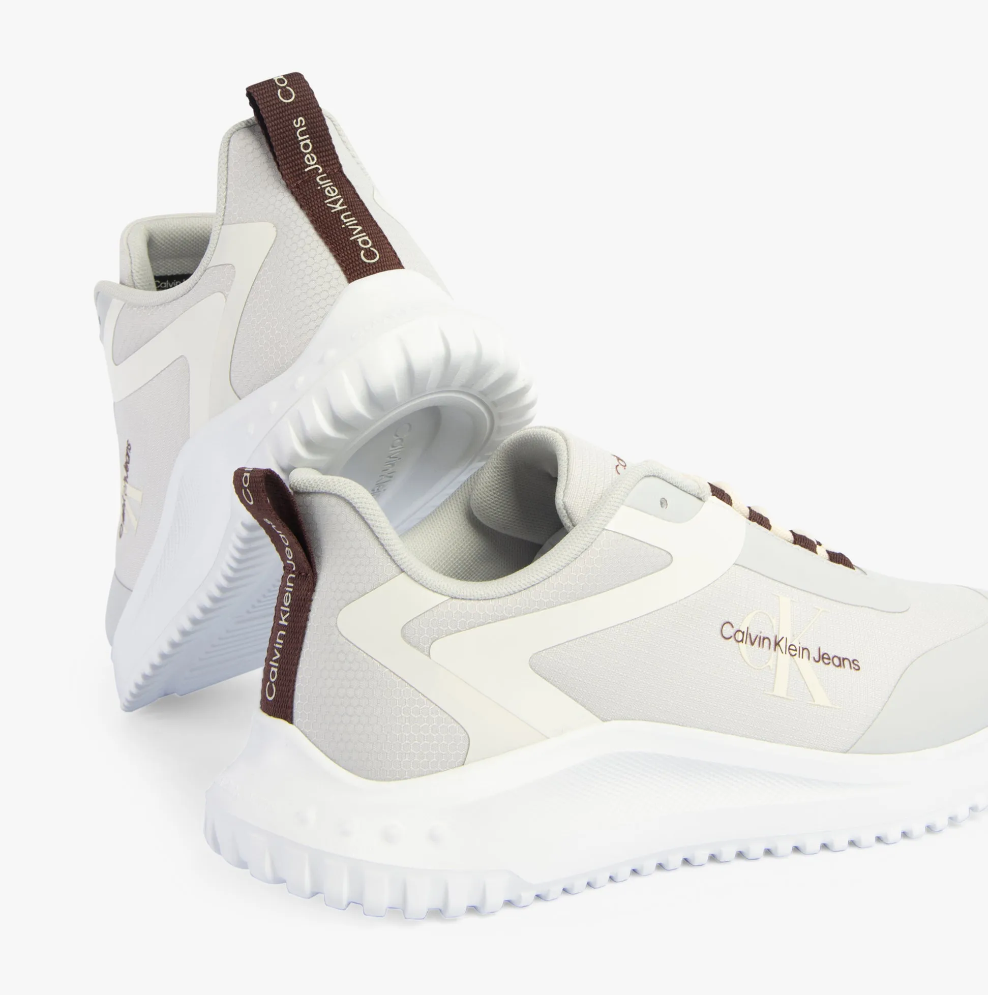 Calvin Klein EVA RUNNER LOW LACE Mens Trainers O Mushroom/Bitter Chocolate/White