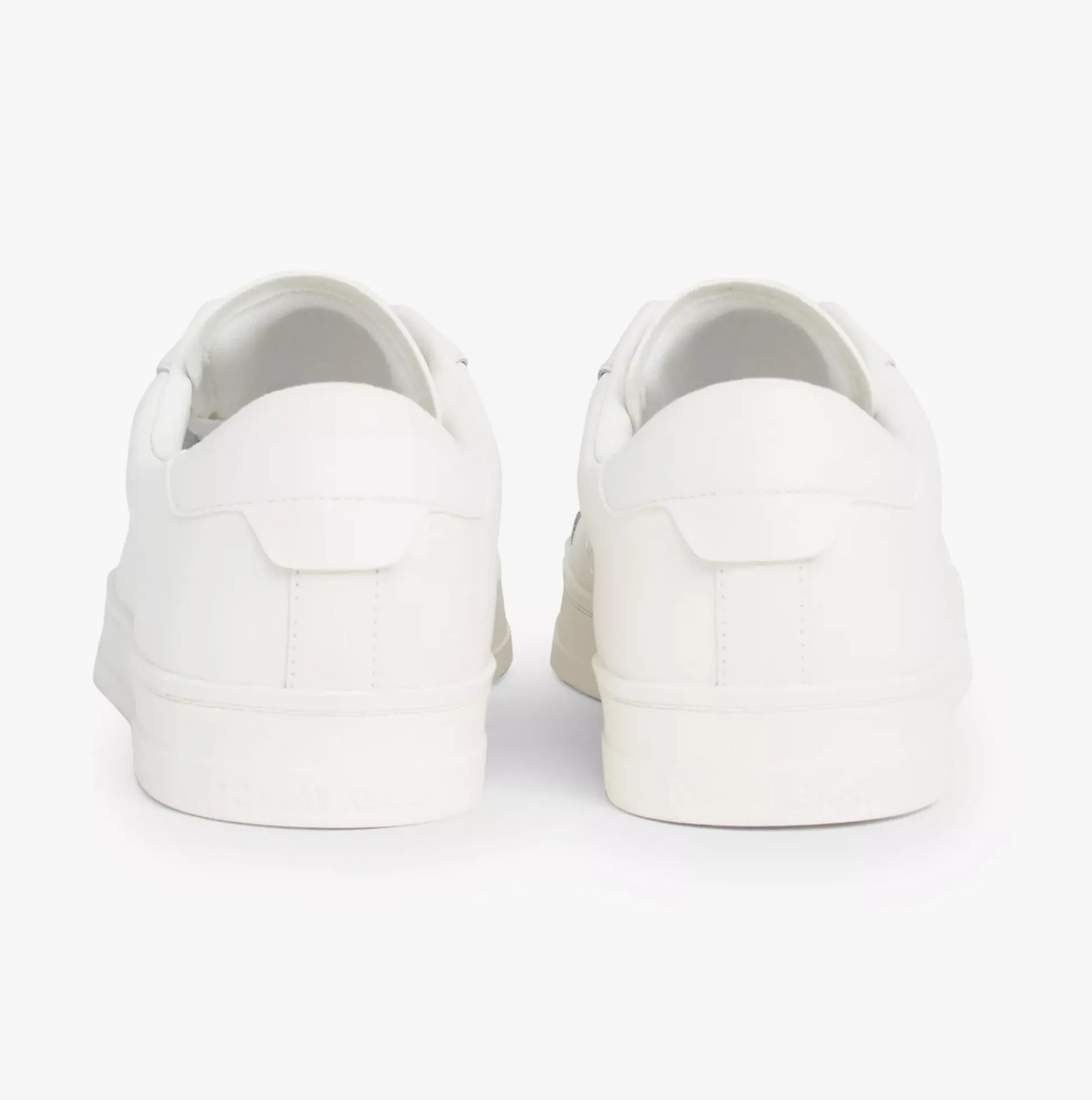Tommy Hilfiger TJM LEATHER LOW CUPS Mens Trainers Ecru